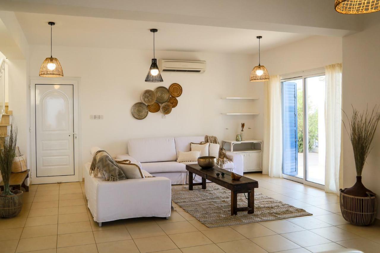 Phaedrus Living: Seaside Luxury Villa Anafi 파라림니 외부 사진
